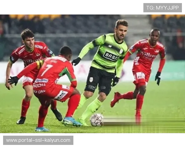 梅斯主场迎战巴黎,防线场均失2.27球面临严峻考验。